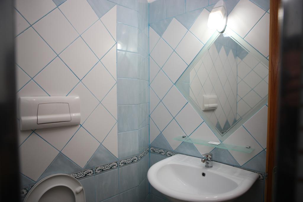 Hotel Alpine Vlorë 객실 사진