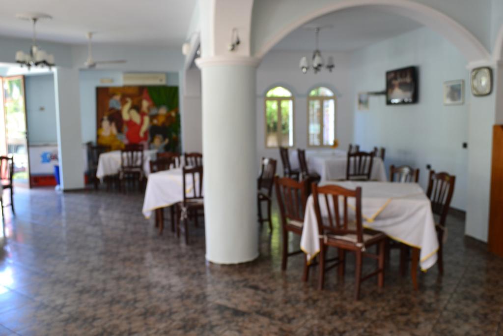 Hotel Alpine Vlorë 외부 사진